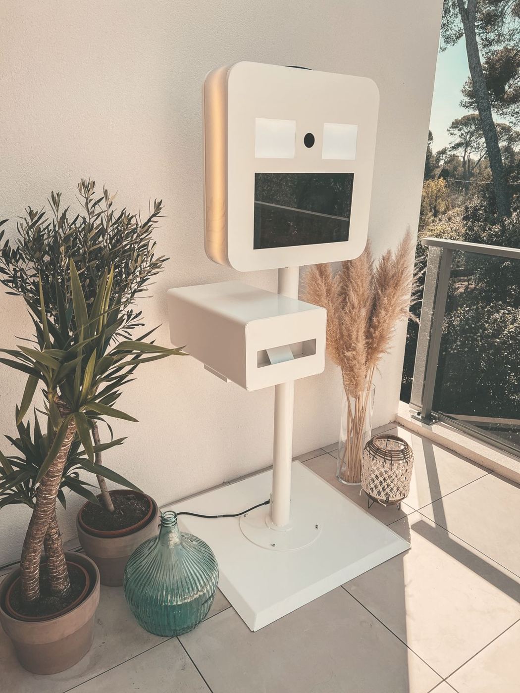 La borne Instant Selfie en entier